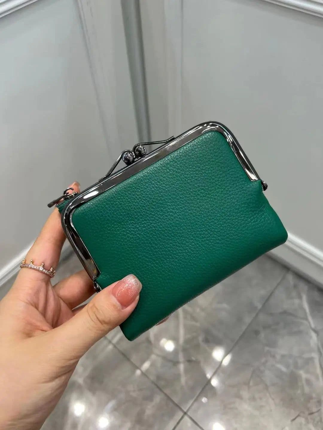 image-Coin Purse Genuine Leather Retro Handbag Short Wallet Women's Multifunctional Clip Zero Wallet Cowhide wallets Card holder