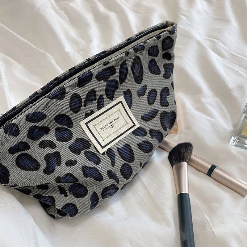 image-Travel Cosmetic Bag Beauty Storage Toiletry Bag Woman Toilet Wash Bag Girl Corduroy Makeup Bag Retro Flower Print Cosmetic Case