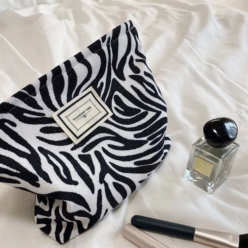 image-Travel Cosmetic Bag Beauty Storage Toiletry Bag Woman Toilet Wash Bag Girl Corduroy Makeup Bag Retro Flower Print Cosmetic Case