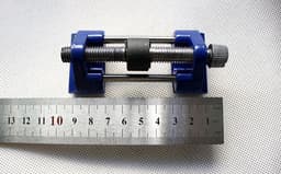 image-Woodworking manual sharpener