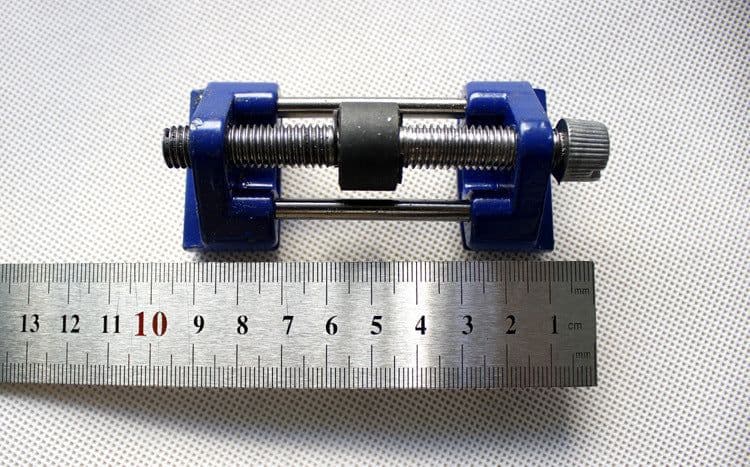 image-Woodworking manual sharpener