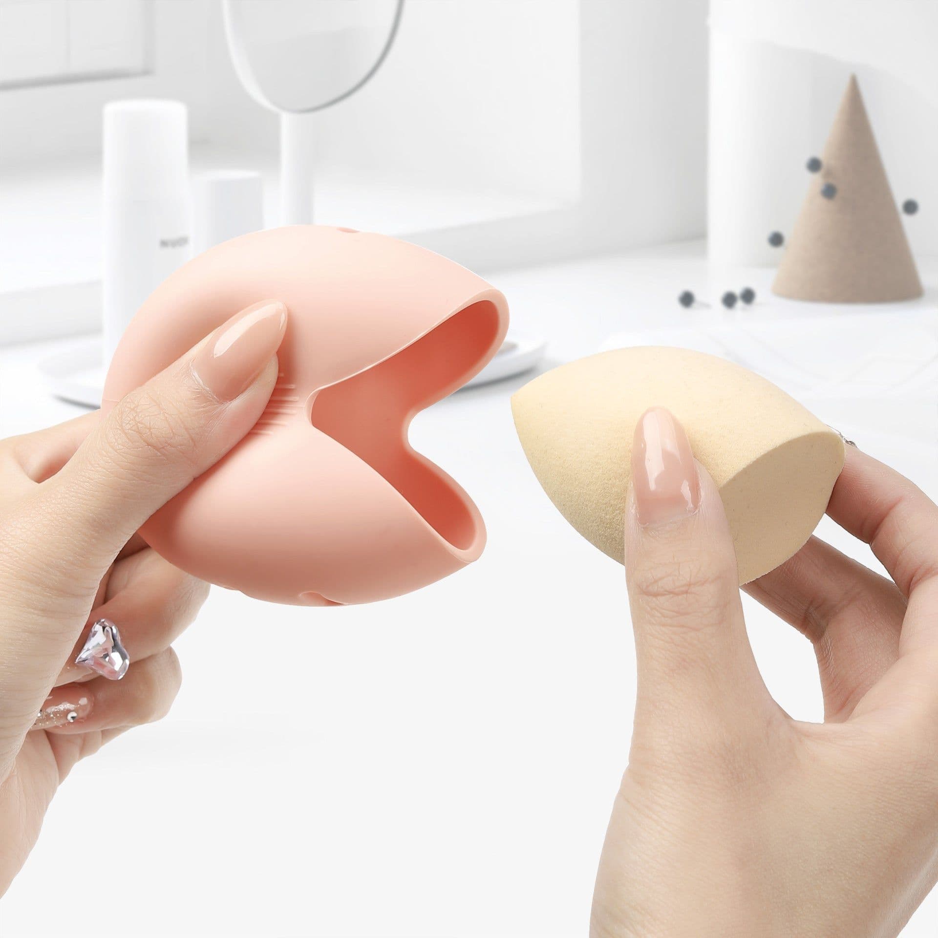 image-Beauty Egg Silicone Storage Bag - Black