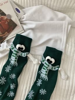 image-Cross-Border Hand-Holding Magnetic Socks for Women