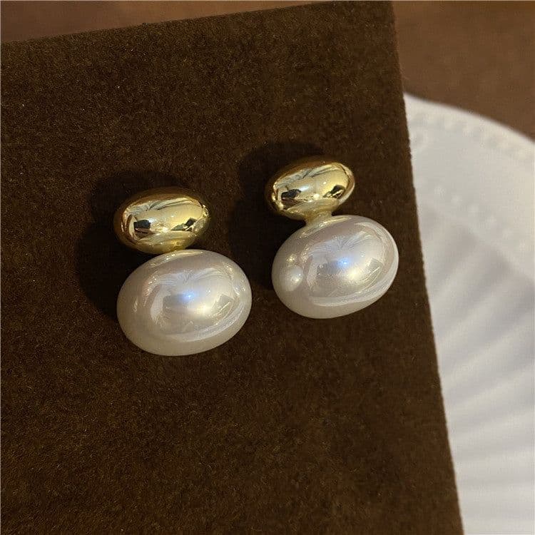 image-French Retro Oval Pearl Earrings