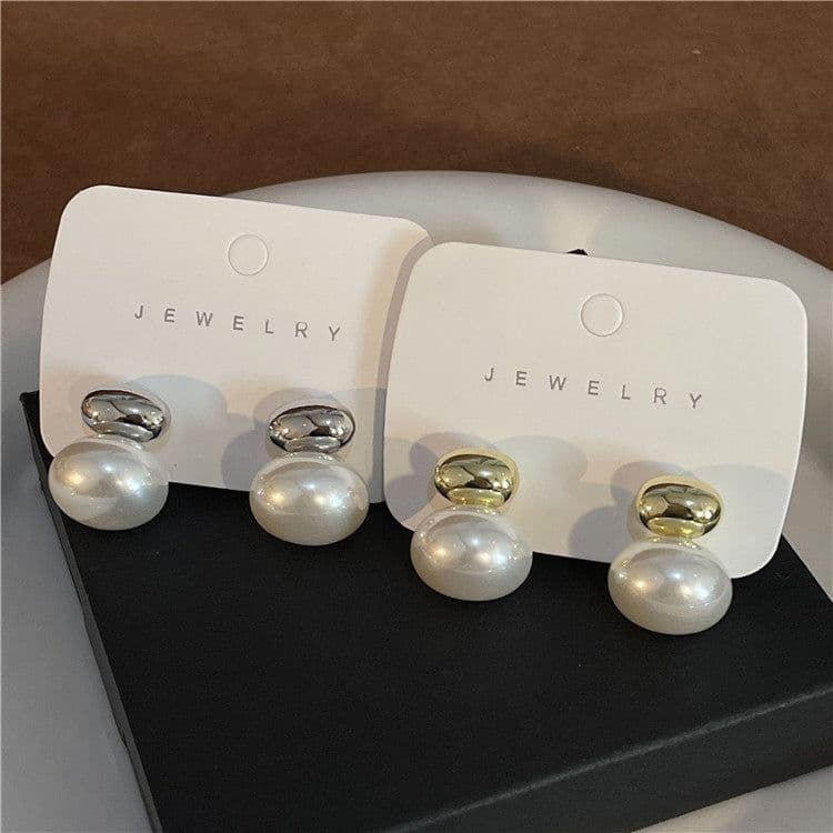 image-French Retro Oval Pearl Earrings