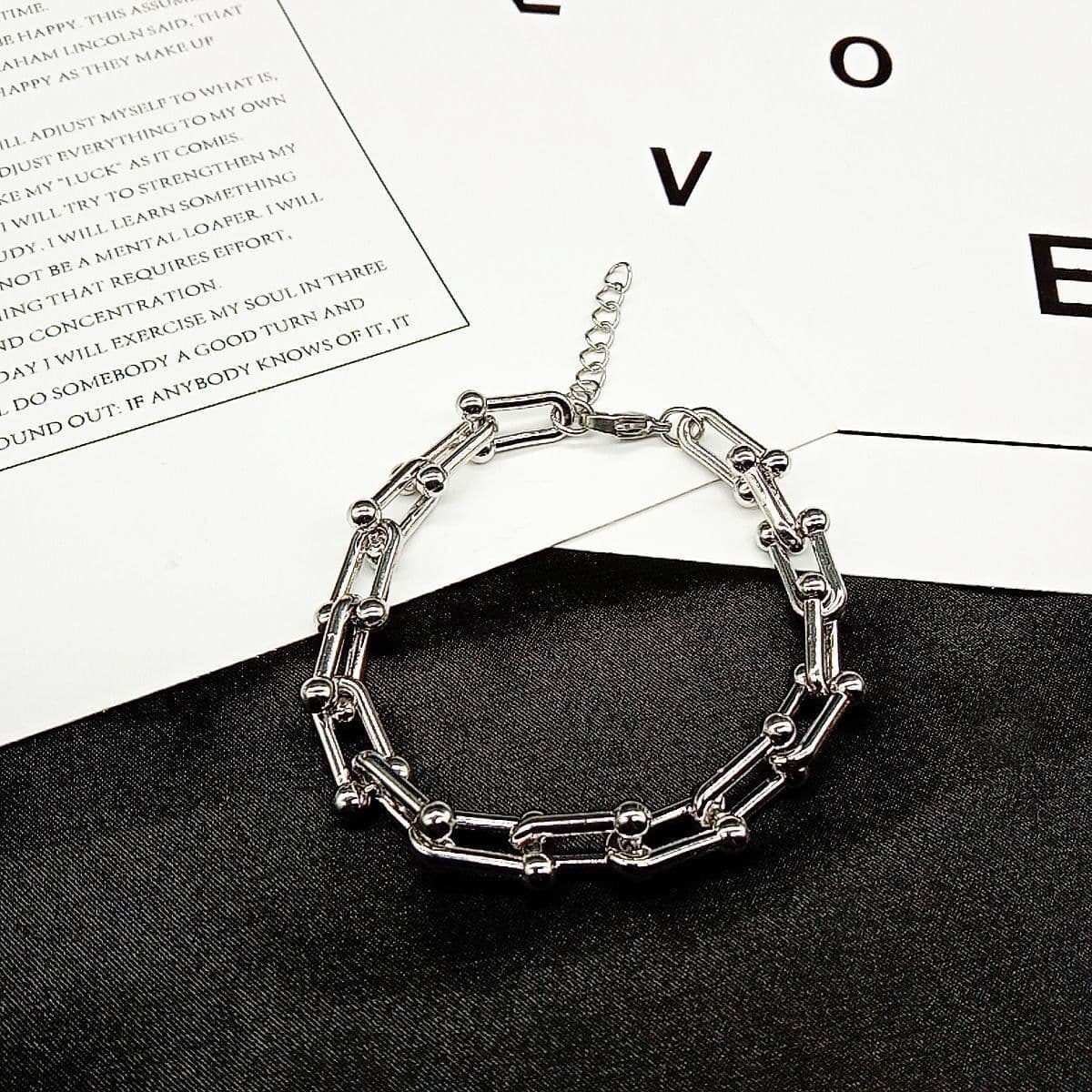 image-U-Shaped Buckle Necklace Collarbone Chain