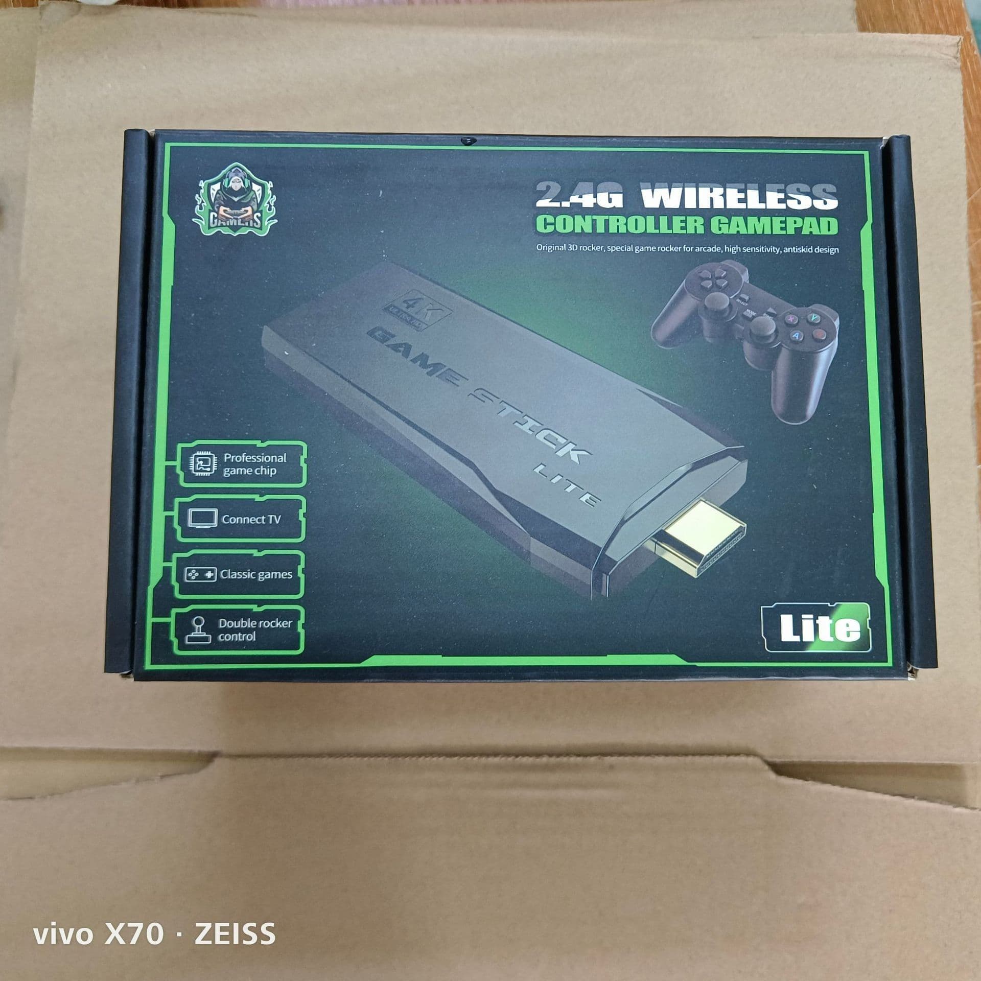 image-Cross-Border M8 Retro Game Console 2.4G Wireless