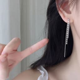 image-Li Zhiend Luna Hotel IU Earrings