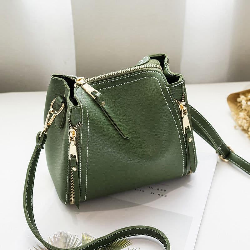 image-Women's Small Black Bucket Bag Single Strap
