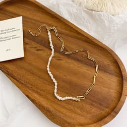 image-Light Luxury Freshwater Pearl Collarbone Chain Necklace