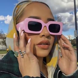 image-Square Frame Sunglasses UV400 Gray Lens