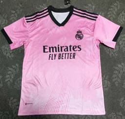 image-Bayern Munich Home Red White Striped Football Jersey XXL