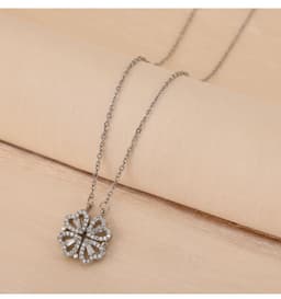 image-Variety Four-leaf Clover Non-fading Light Luxury Titanium Steel Necklace