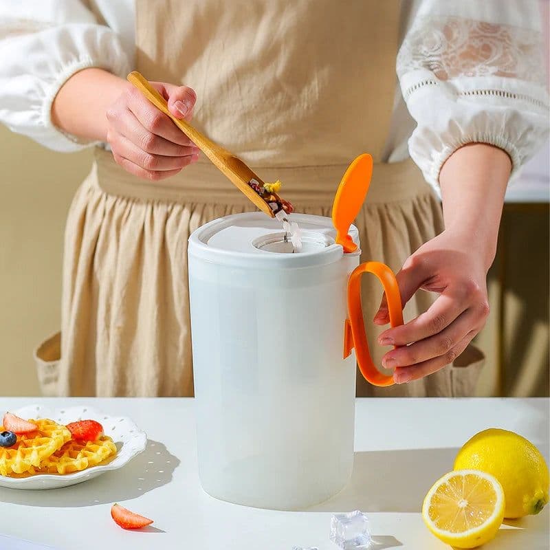 image-KANGXINGDA 1550ml PP Pitcher with Fruit Tea Infuser
