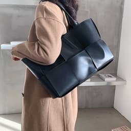 image-Large-capacity bag women's 2020 autumn and winter new trendy shoulder bag net red portable tote bag