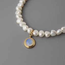 image-Round Medal Pearl Necklace Irregular Pearl