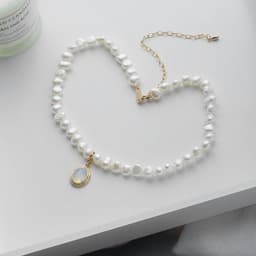 image-Round Medal Pearl Necklace Irregular Pearl