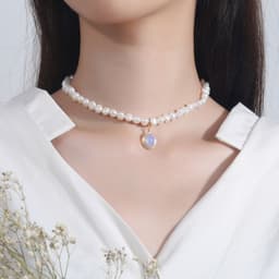 image-Round Medal Pearl Necklace Irregular Pearl