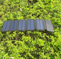 image-Outdoor 8W folding solar charger Direct charging collapsible solar package Off-road emergency mobile power supply