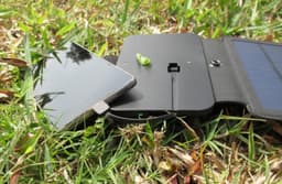 image-Outdoor 8W folding solar charger Direct charging collapsible solar package Off-road emergency mobile power supply