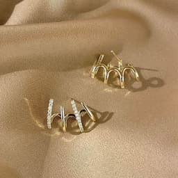 image-S925 Silver Needle Four-prong Zircon Inlaid Earrings