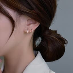 image-S925 Silver Needle Four-prong Zircon Inlaid Earrings