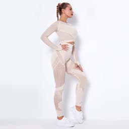 image-Seamless Knitted Absorbent Yoga Long-Sleeved Suit Yoga Wearsuit