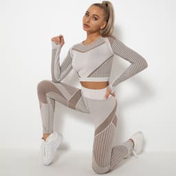 image-Seamless Knitted Absorbent Yoga Long-Sleeved Suit Yoga Wearsuit