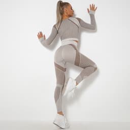 image-Seamless Knitted Absorbent Yoga Long-Sleeved Suit Yoga Wearsuit