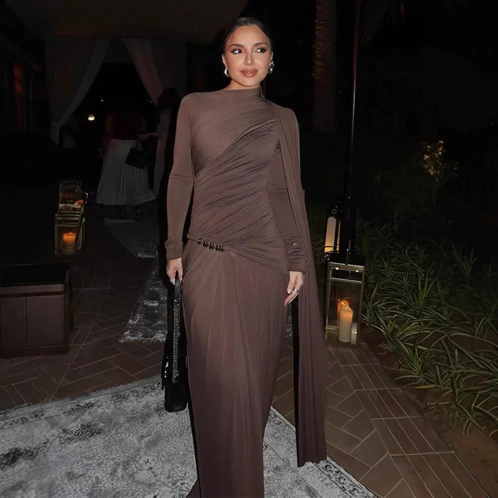 image-Solid Color Slim Fit Pleated Long Sleeve Dress