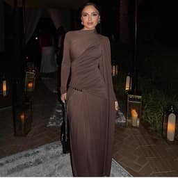 image-Solid Color Slim Fit Pleated Long Sleeve Dress