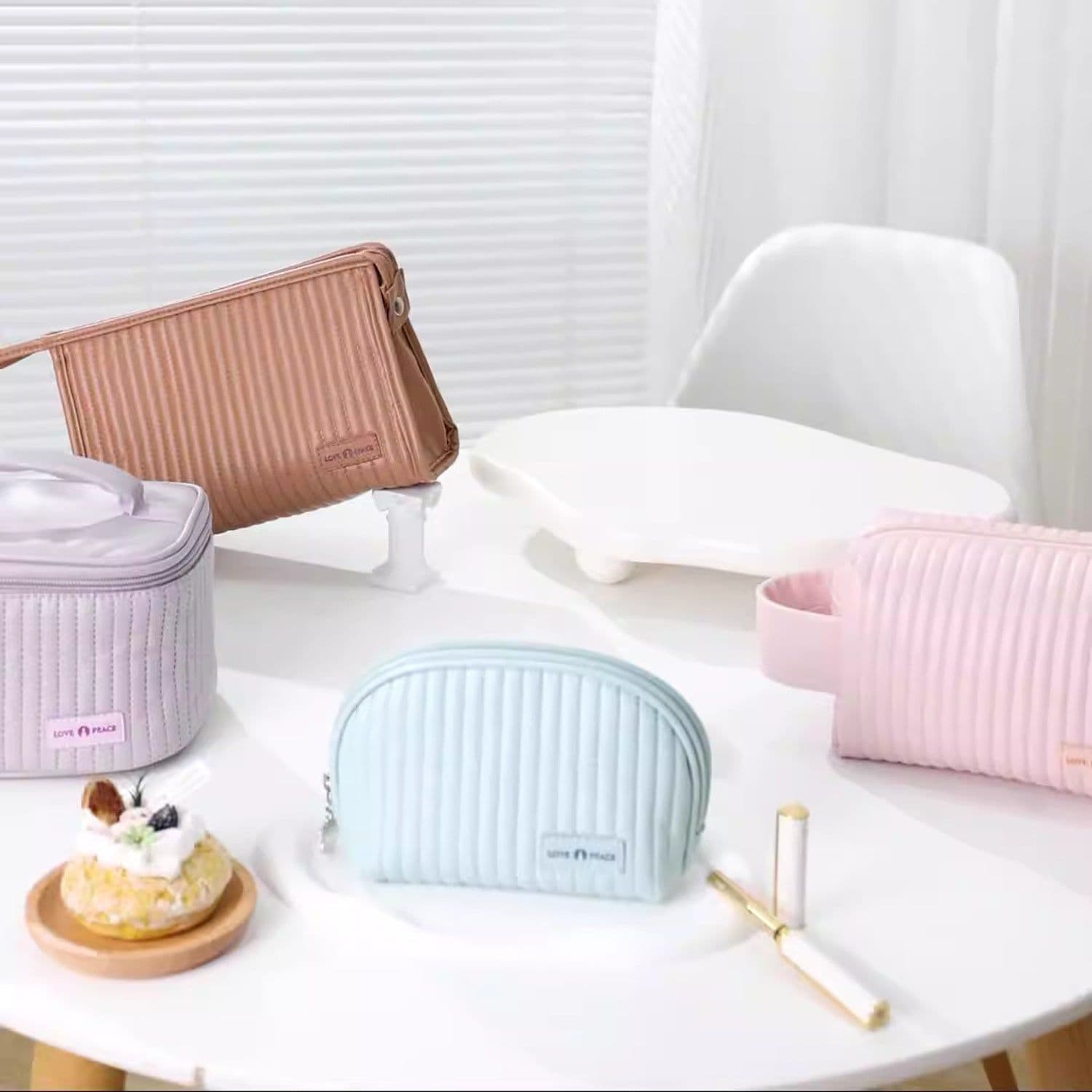 image-Round Cake Cosmetic Bag, Cosmetic Bag Cute Travel Organizer Pouch Set For Women PU Leather Waterproof Wash Bag, Large Capacity Advanced Feeling, Portable Cosmetic Bag