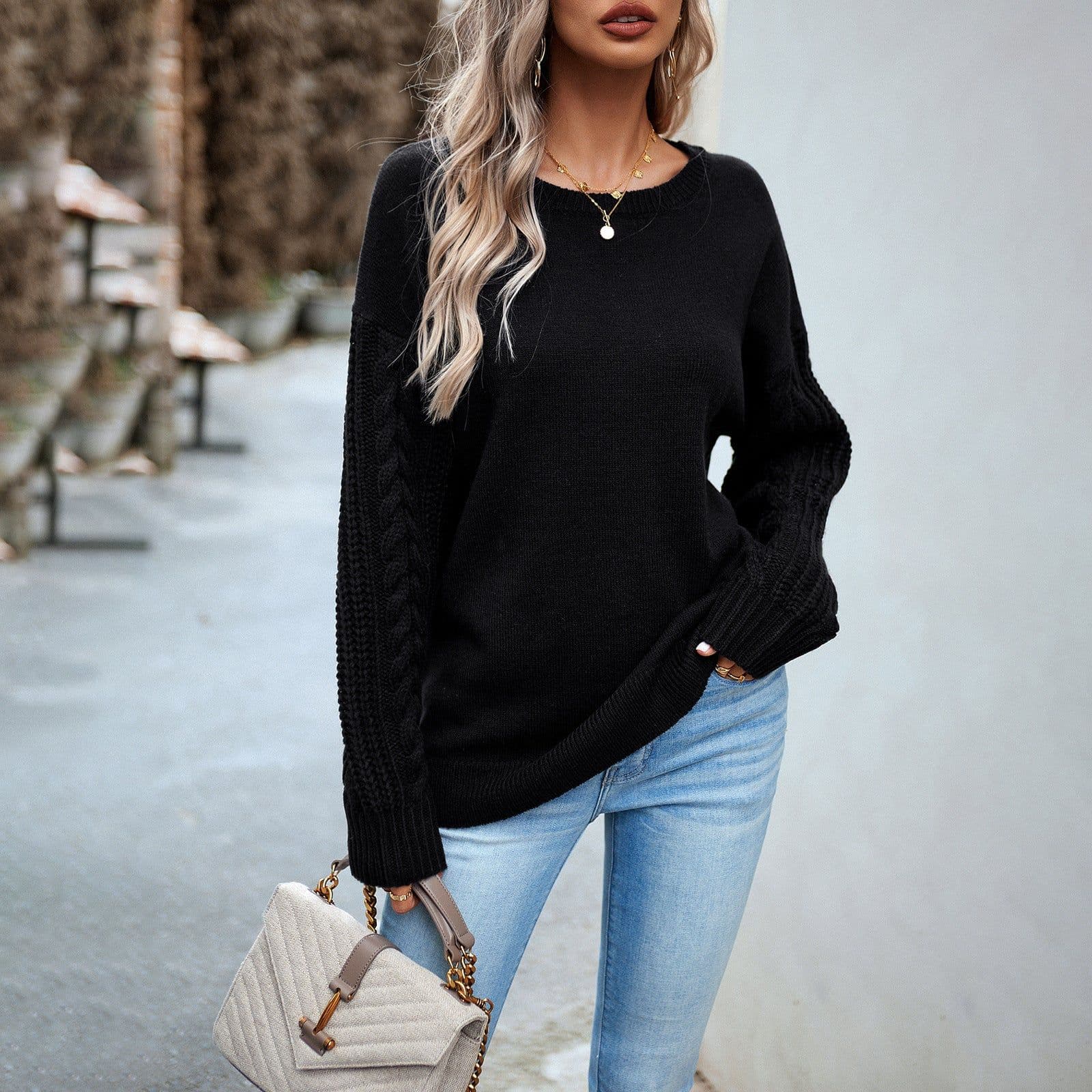 image-Women's Fashionable Simple Round Neck Sweater