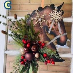 image-Horse Head Garland Christmas Decoration With Balls