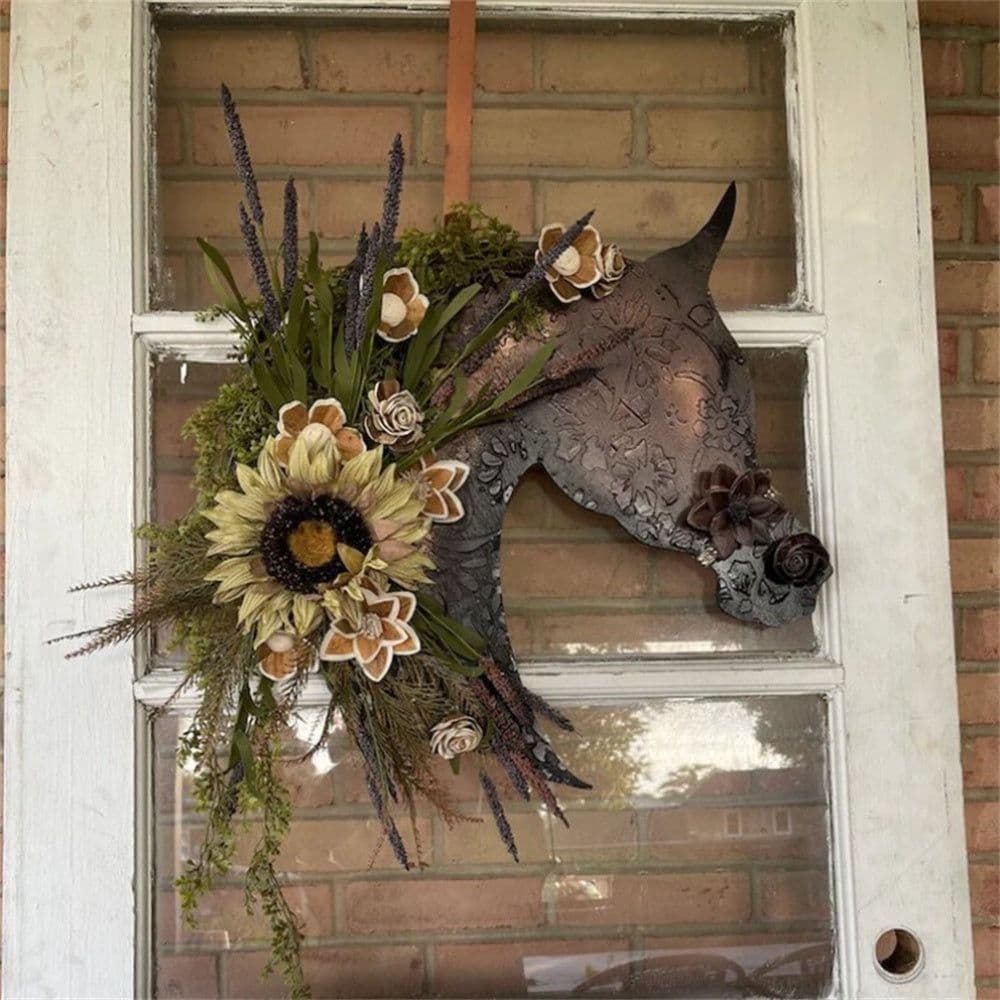 image-Horse Head Garland Christmas Decoration With Balls