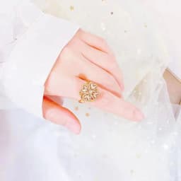 image-Ring women do not fade niche design ins wind girls wholesale living mouth double-layer rotating four-leaf clover with diamond opening