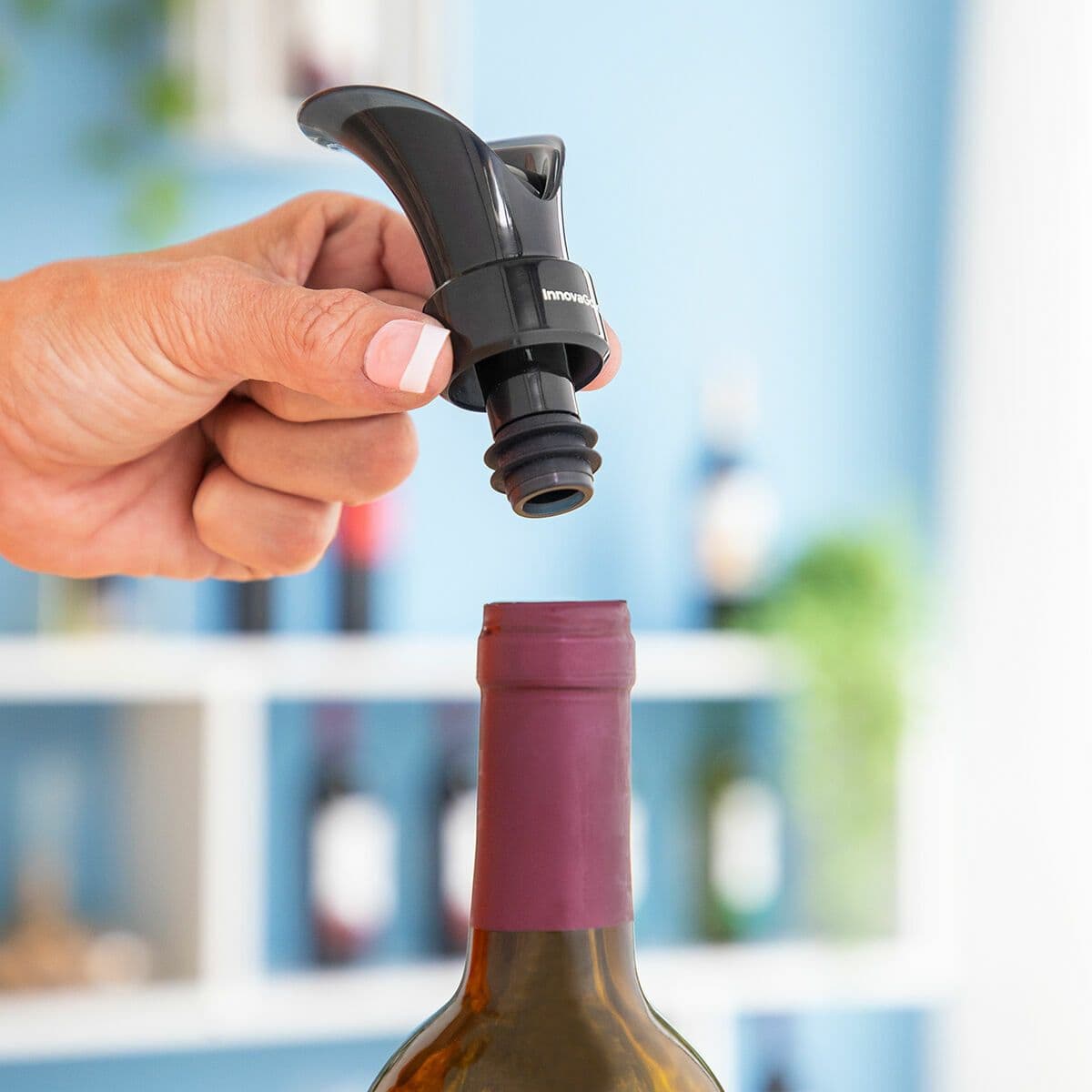 image-2-in-1 Wine Stopper with Pourer and Aerator Wintopp InnovaGoods
