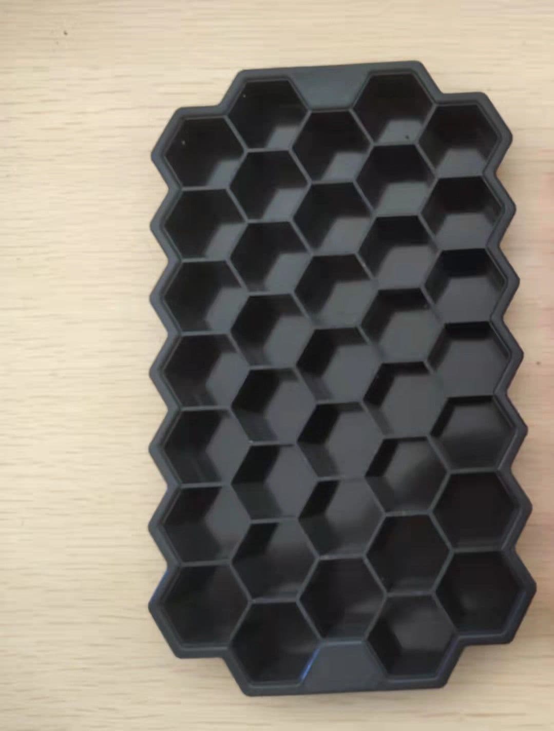 image-Factory direct supply silicone honeycomb ice tray creative stackable DIY37 grid with cover large capacity easy to demould