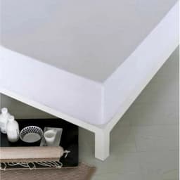 image-Fitted bottom sheet Naturals Wedge heel White