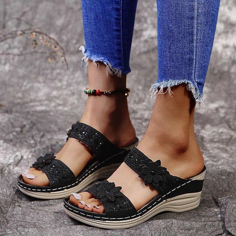 image-Cross-border foreign trade large size 2022 summer new retro casual flowers high-heeled women's wedge slippers