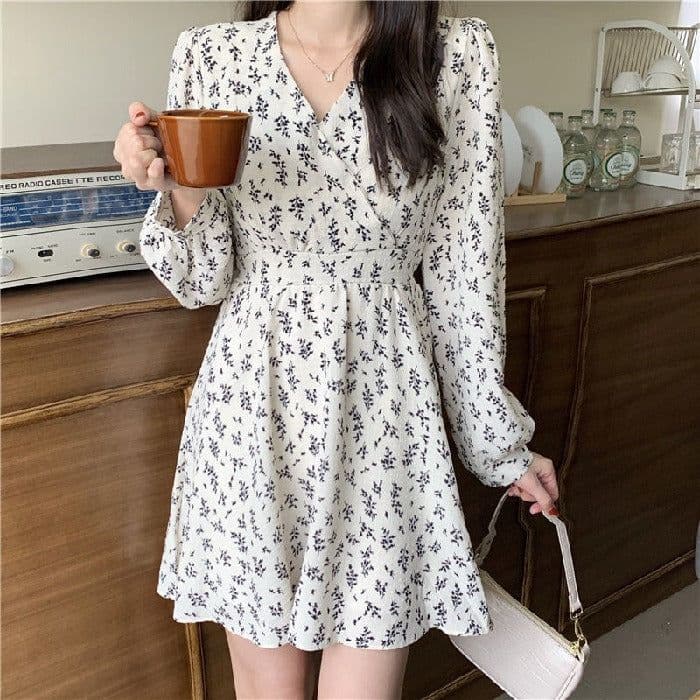 image-Cross-border Amazon 2022 spring and summer new pastoral V-neck temperament high waist loose and thin floral long-sleeved dress