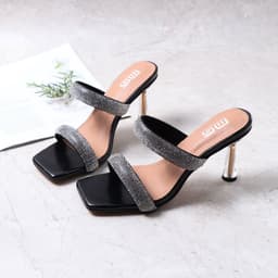 image-Sandals and slippers women's summer 2022 fashion wear crystal stilettos all-match comfortable solid color word with rhinestone slippers