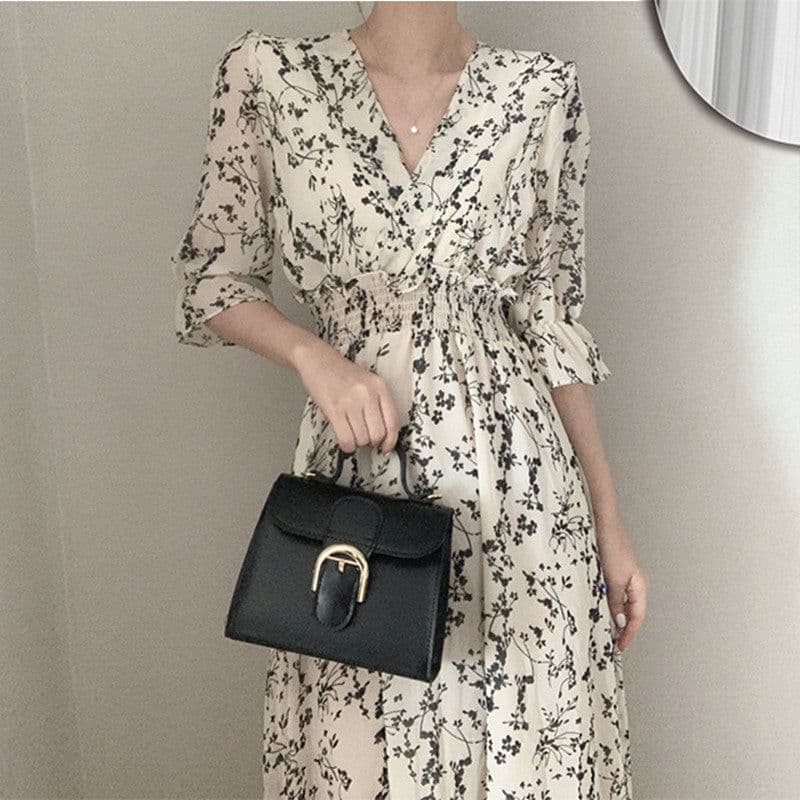 image-2021 new breastfeeding bellflower French sweet waist thin temperament v-neck floral chiffon dress