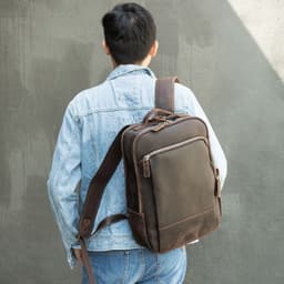 image-Backpack retro crazy horse leather men's bag European and American men's large capacity outdoor travel 17 inch computer backpack manufacturer