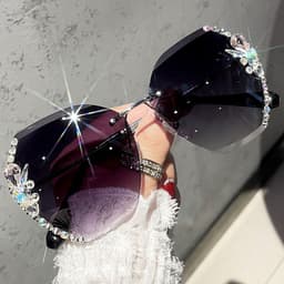 image-2022 new cross-border hot-selling diamond-encrusted women's sunglasses Korean version of the tide anti-ultraviolet sun glasses big face sunscreen summer