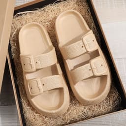image-Wholesale Fashion Simple Summer Indoor Home Outdoor Wear Lightweight Women's and Men's Solid Color Flip-Flops Anti-slip Couple Slippers