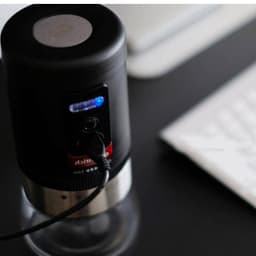 image-Fashion Simple And Portable Electric Coffee Grinder