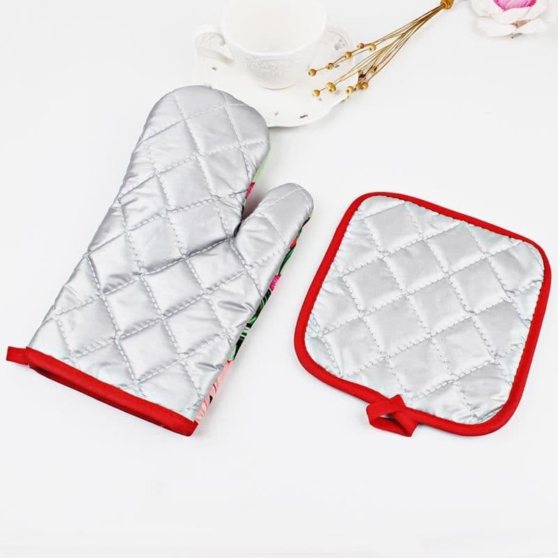 image-Fashion Santa Claus Microwave Insulation Pad 2-piece Oven Baking Gloves