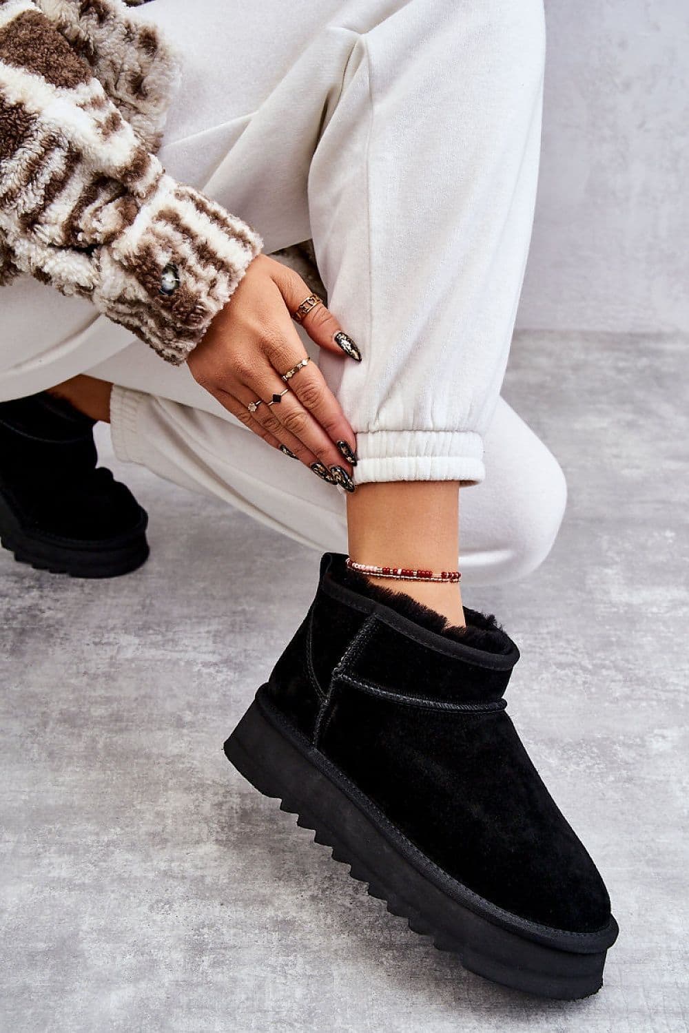 image-Snow boots Step in style