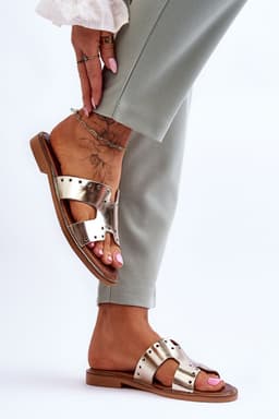 image-Flip-flops Step in style